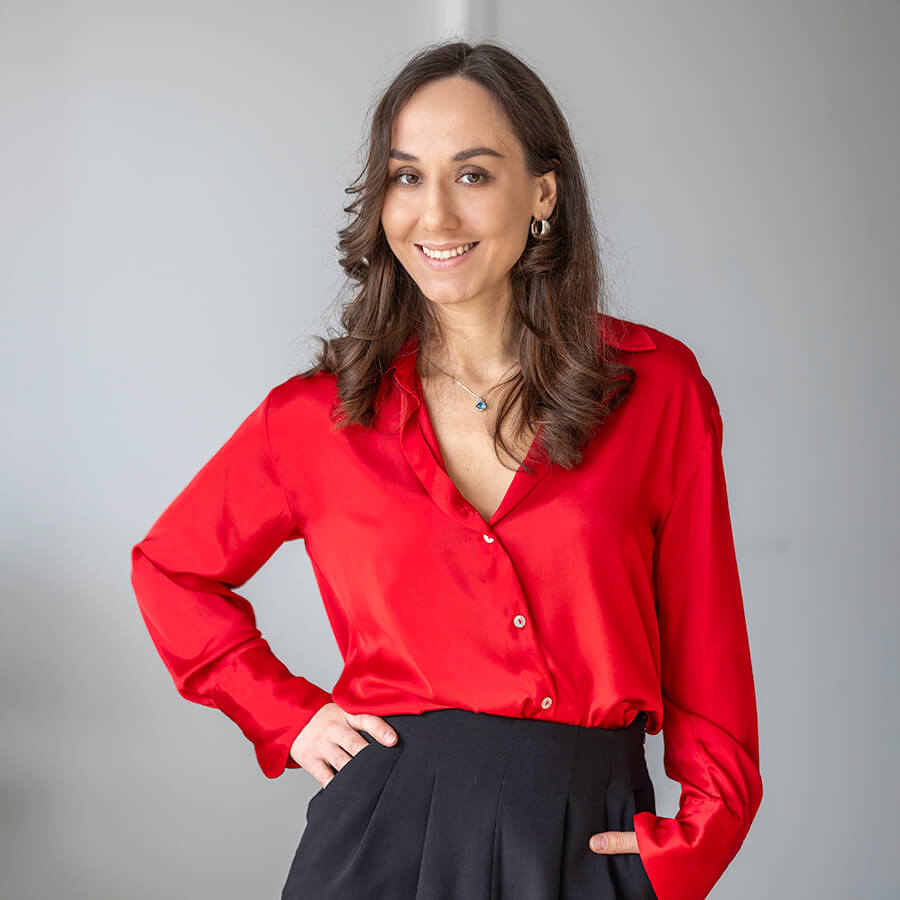 Roxolana client manager real estate photography Toronto communication and coordination